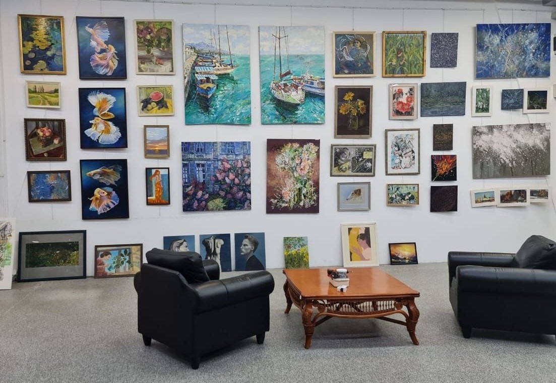 Интервью с Ириной Бабиной — выставка «Сам себе художник» в галерее «Радуга»